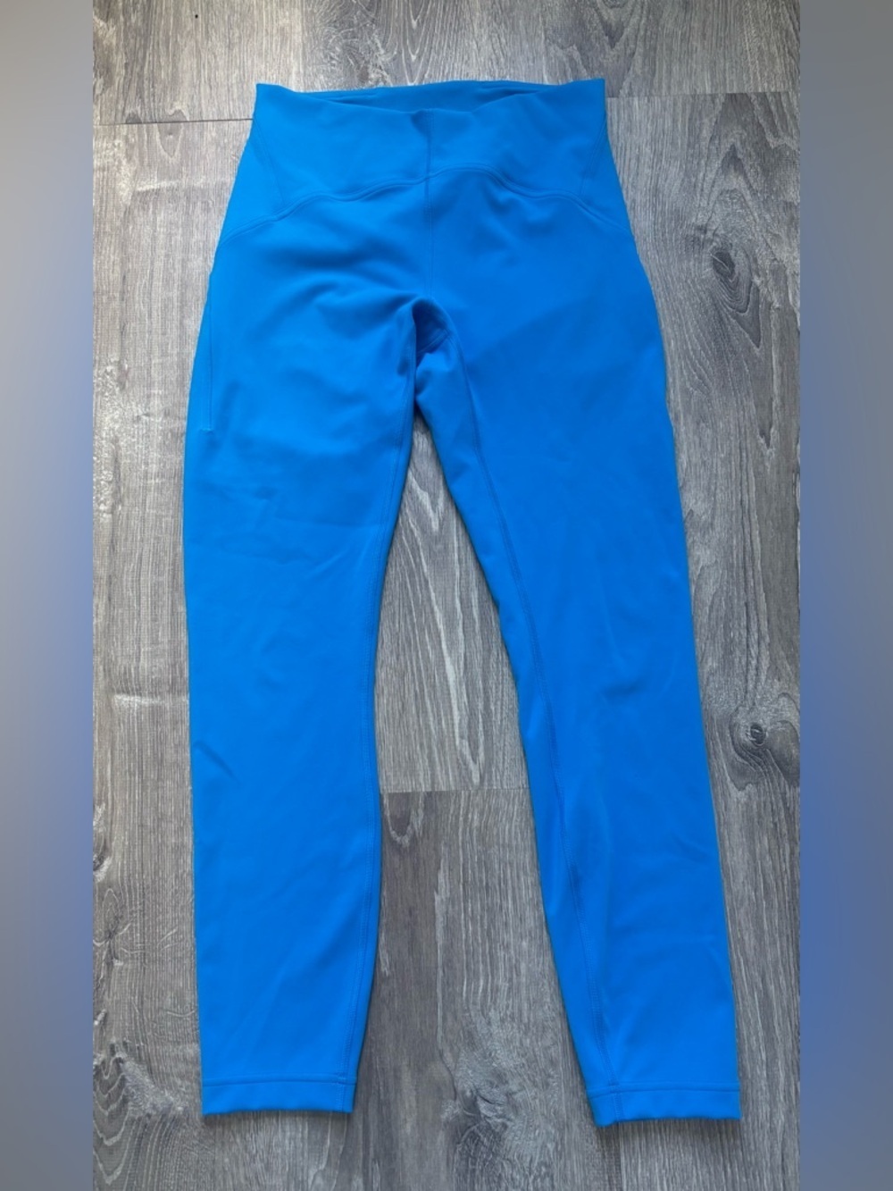 lululemon Women’s Invigorate Cyan blue high-waist leggings Size 6